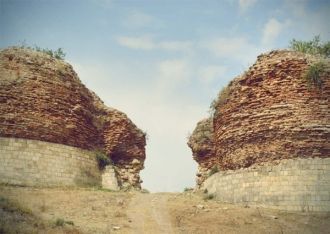 Здесь на нижнем уровне античного периода