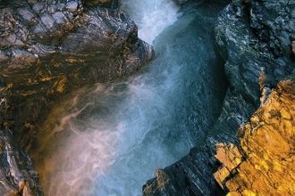 Спуск в ущелье закрыт в зимние месяцы го