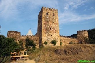 Построили крепость Ананури предположител