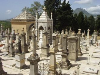 Пожалуй, это самое красивое кладбище оно