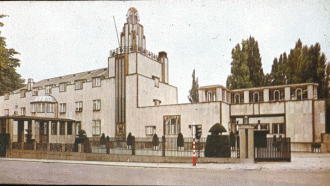 Помимо жилого помещения, необходимо было