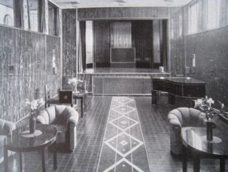 Дворец был построен в 1906 - 1911 годах 