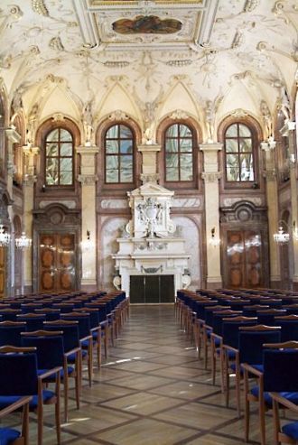 Ядром здания стал роскошный Рыцарский за