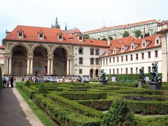 Вальдштейнский дворец