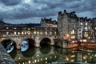 Его главная особенность — это расположив