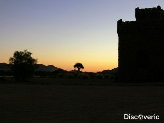 Замок Дувисиб на закате.