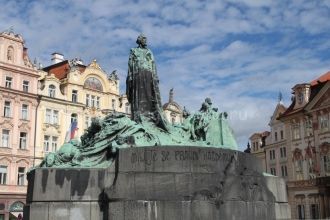 Памятник Яну Гусу на Староместской площа