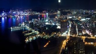 Порт Гонконга ночью.
