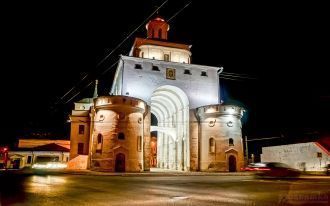 Золотыми воротами начинался Владимир с з