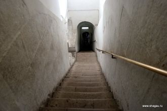 Лестница внутри Золотых ворот. Ворота  н