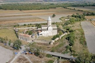 Вид на собор Алаверди с высоты птичьего 