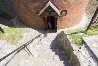 В Каменецкой башне вход находился на чет