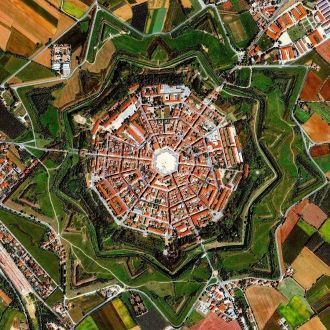 Город был заложен в конце XVI столетия, 