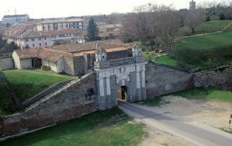 Автором проекта города-крепости стал изв