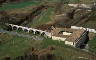 Именно поэтому длина грани каждого луча 