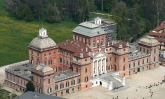 По проекту архитектора была возведена це