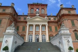 В конце 17-го века сын Томаса, Эммануил 