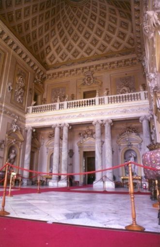 В этом замке в 1904-м году родился после