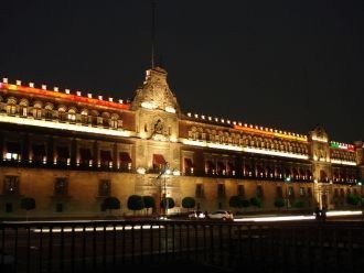 Национальный дворец (Palacio Nacional) б