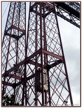 В башнях моста установлены два новых лиф