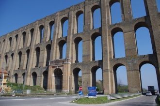 Необходимость в акведуке возникла во вре