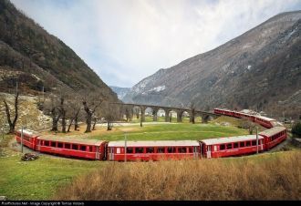 Кроме того, эти две узкоколейные линии, 