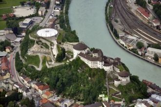 Вид на Замок Куфштайн с высоты птичьего 