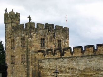 Угловая башня. На протяжении следующих с