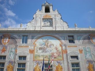 В 1570 году здание было расширено, именн