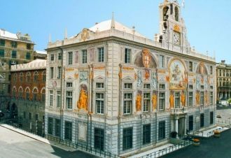 Дворец был первым зданием в Генуе, имевш