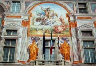 В 1300 году во дворце разместилась тамож