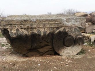 К востоку от дворца католикоса в Двине р