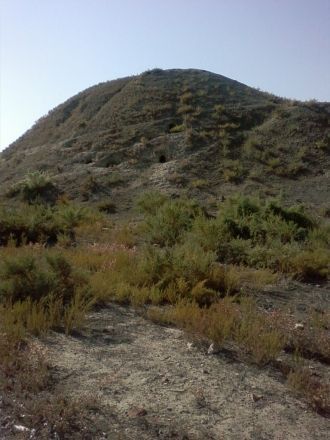 Двойные городские стены были усилены бол