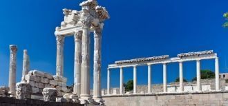 Согласно древнегреческим мифам город был