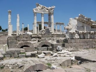 В III веке поселение было захвачено плем