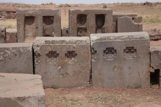 Археологический заповедник имеет вид тер