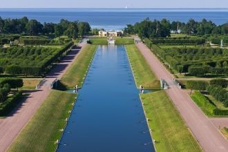 В 1892 году владелец усадьбы в.к. Конста