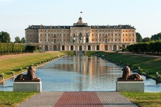 В 1716 году свой проект предложил Растре