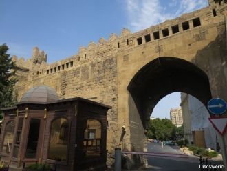 Рыночная площадь расположена на 5 метров