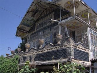 Испещренный мерцающими цветами, прозрачн