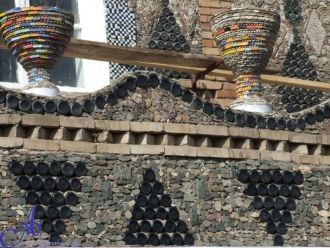 Все узоры и мозаику на фасадах дома стро