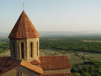 Албанская церковь с высоты птичьего поле