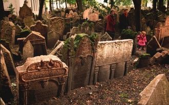 Старое еврейское кладбище без преувеличе