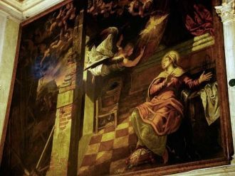 Рядом со входом в Зал Альберго можно уви