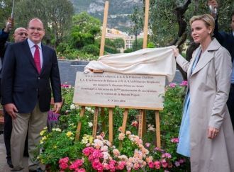 Князь Альбер и княгиня Шарлен на открыти