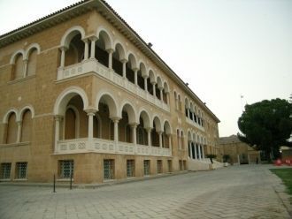 Строительство двухэтажного каменного хра