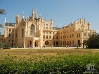 Замок Леднице