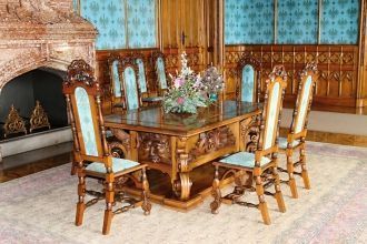 Многие коридоры и стены Ледницкого замка