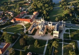 Куда ни глянь — кругом разбиты прекрасны