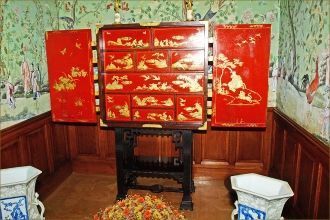 Совершенно поразителен интерьер и «Китай